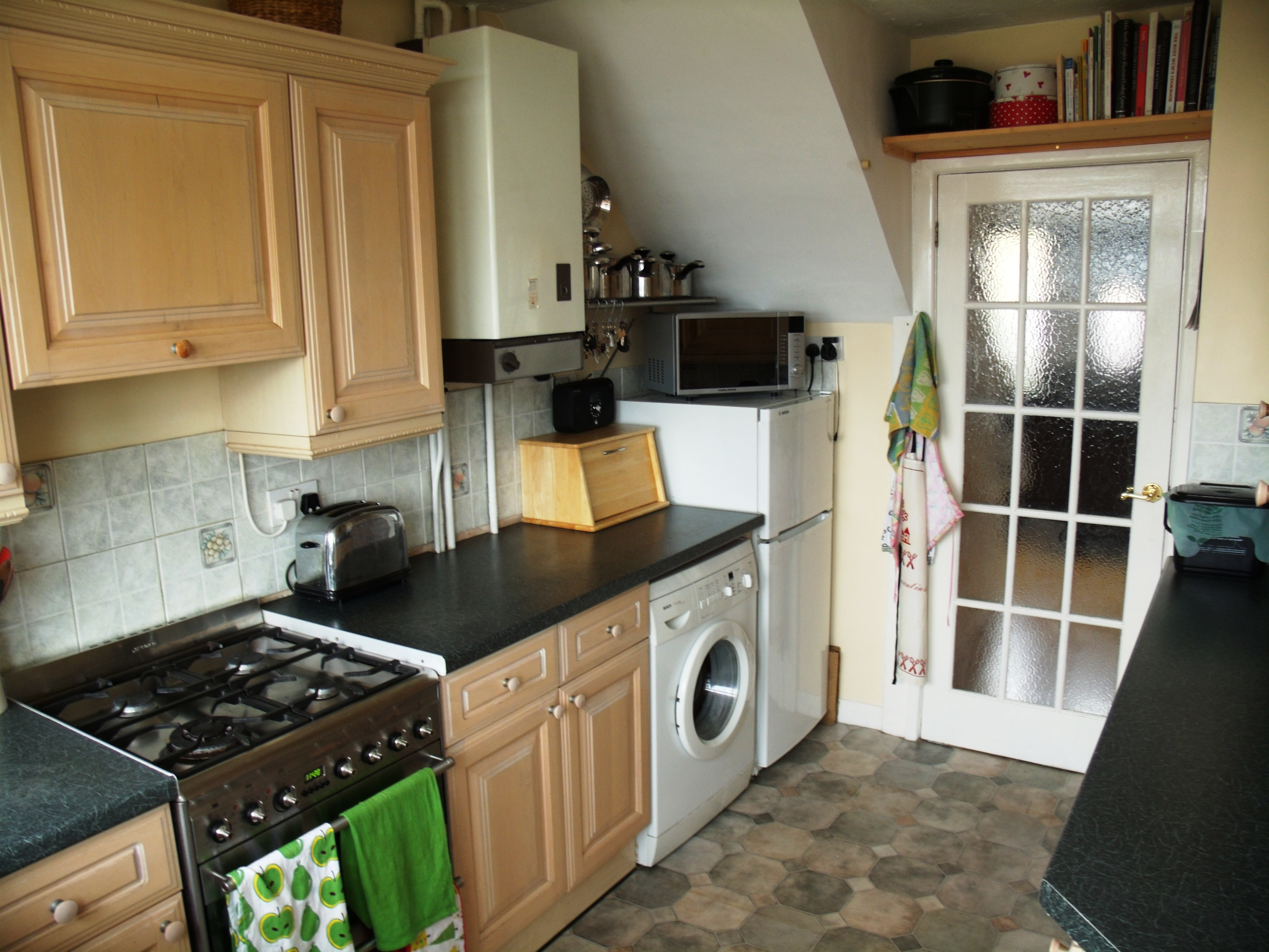 kitchen 2.jpg